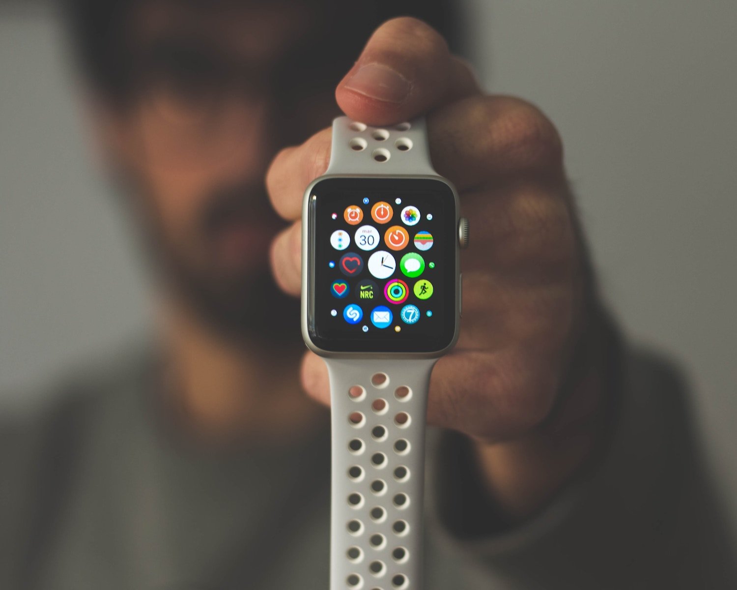 Slik sparer du batteri p Apple Watch Eplehuset